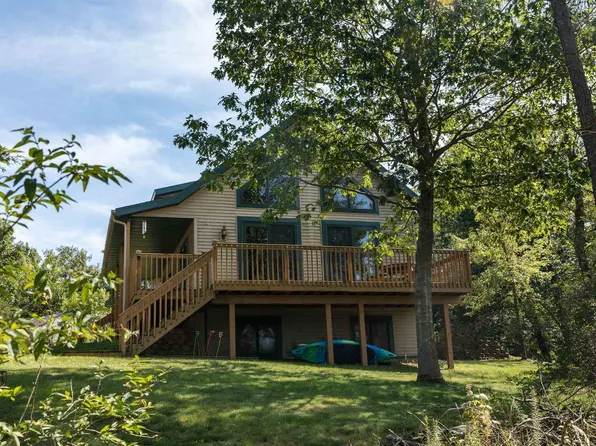W8510 Lake Point Court, Oxford, WI 53952