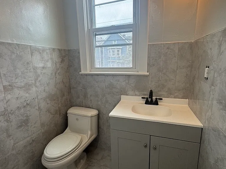53 Humphrey Ave #2 — Photo 7