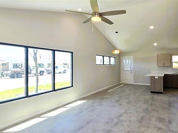 5th image of 1301 E Hibiscus Ave #4