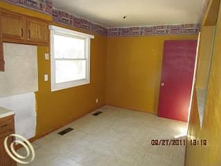 4th image of 22925 Joy St