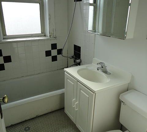 5th image of 4819 N Wolcott Ave #1BX