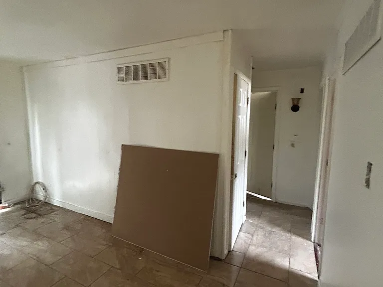 10068 Royal Dr — Photo 8