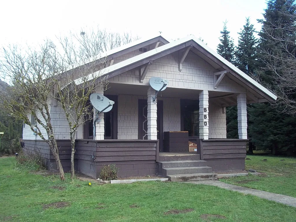 550 Main Ave photo 1