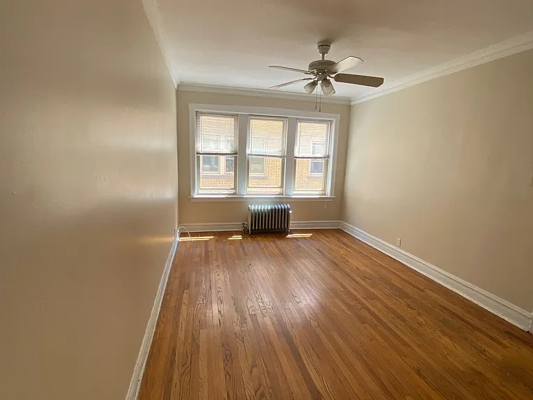 1961 W Foster Ave #3 — Photo 2