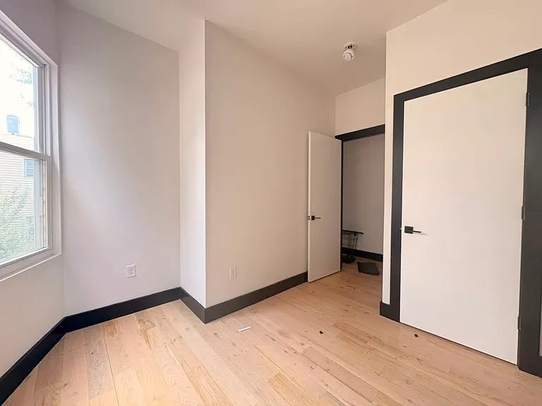 29 Claremont Ave #2 — Photo 4