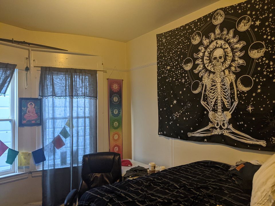 1st image of 28 Camp St