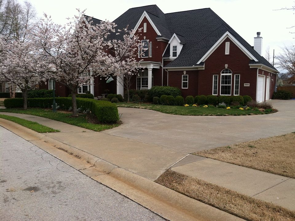 1st image of 2601 S 15th Pl