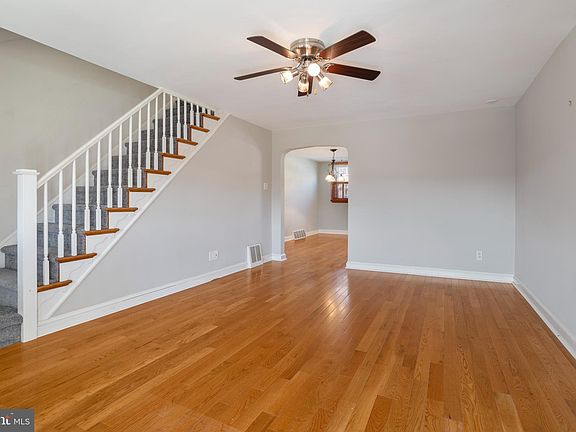 5th image of 233 Pine St