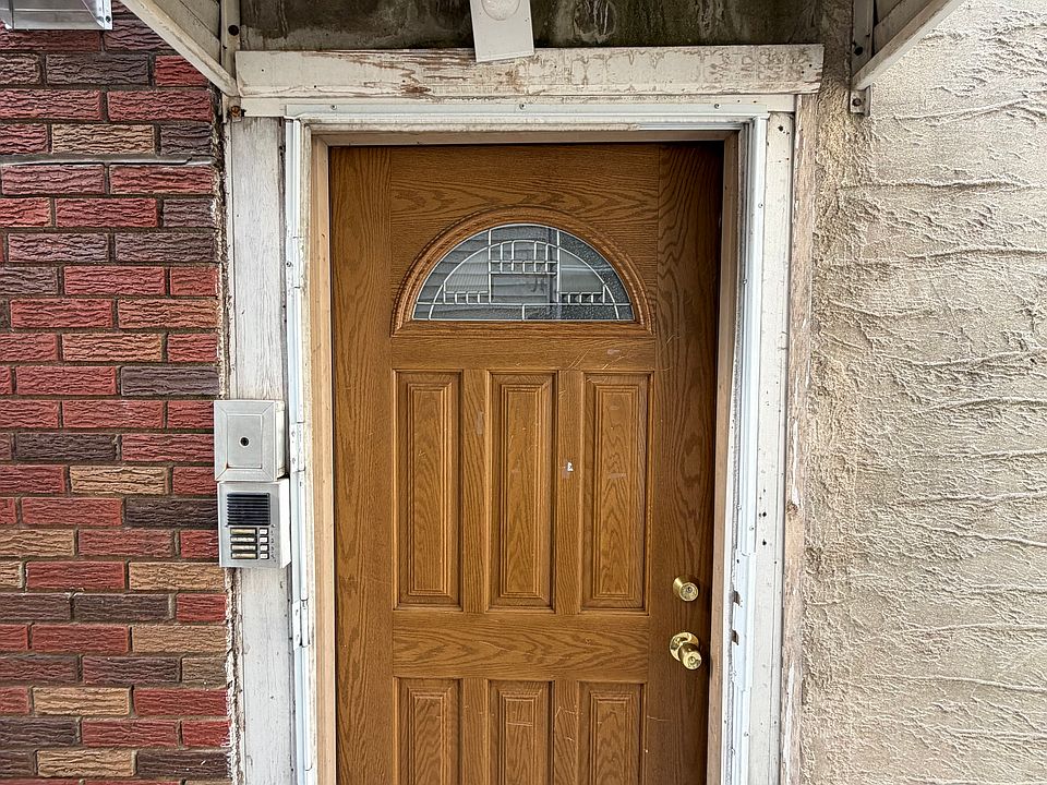 1st image of 161 W 20th St APT 2