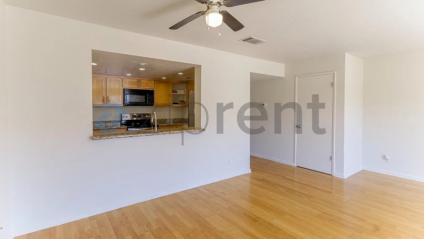 3 bed, 2.5 bath, 1490 sqft, $2,900 — Photo 4
