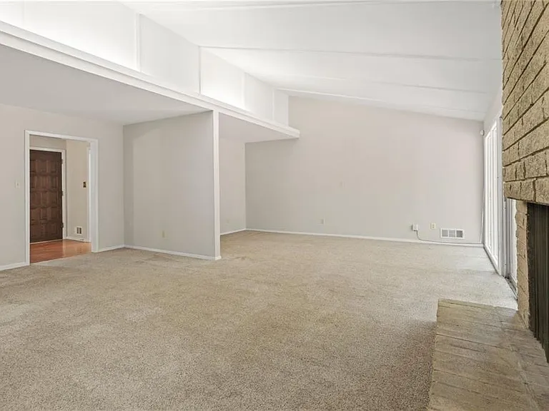 705 Edgewater Trl NW — Photo 7