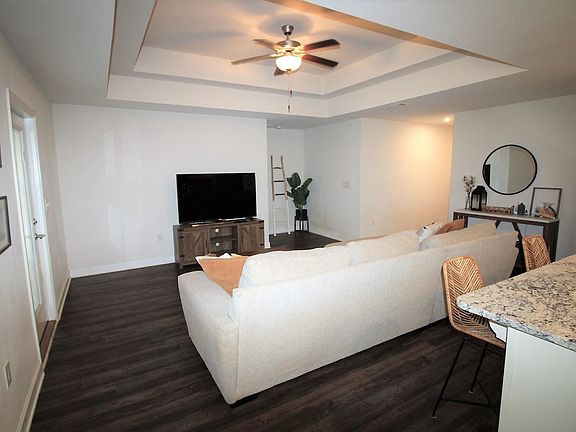 3rd image of 5740 San Gabriel Dr