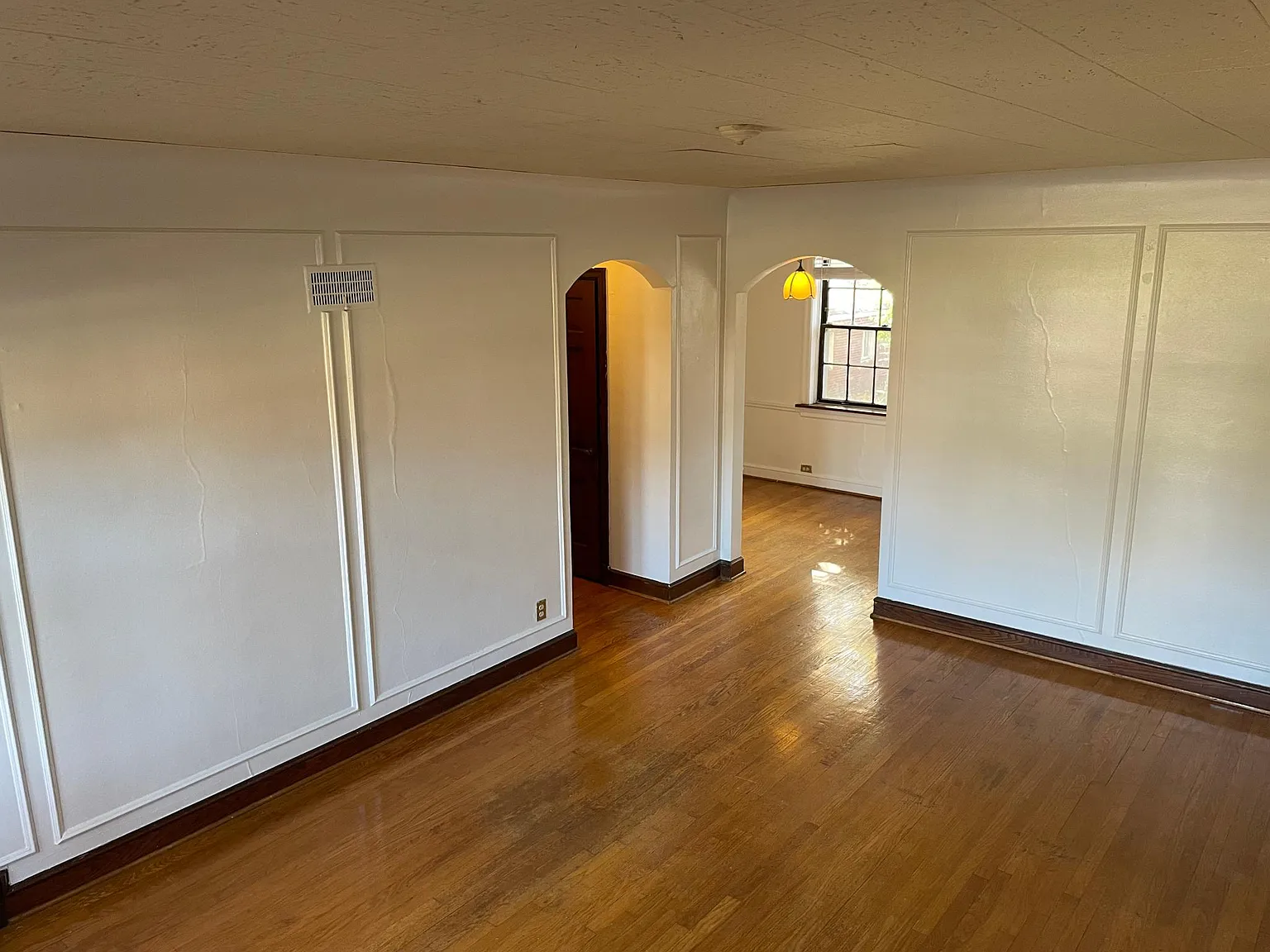 1 bed, 800 sqft, $1,150 — Photo 2