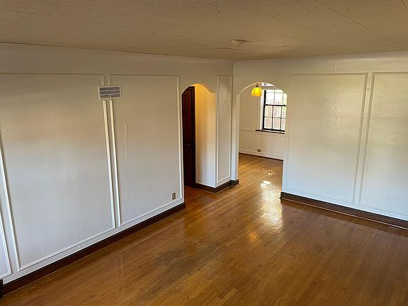2nd image of 8018 Delmar Blvd