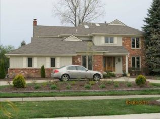 1525 Devonshire Dr, Troy, MI