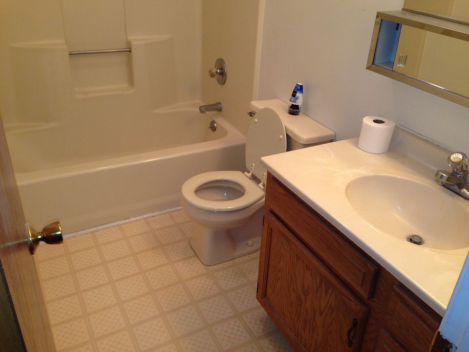2nd image of 6975 New Oxford Rd APT F