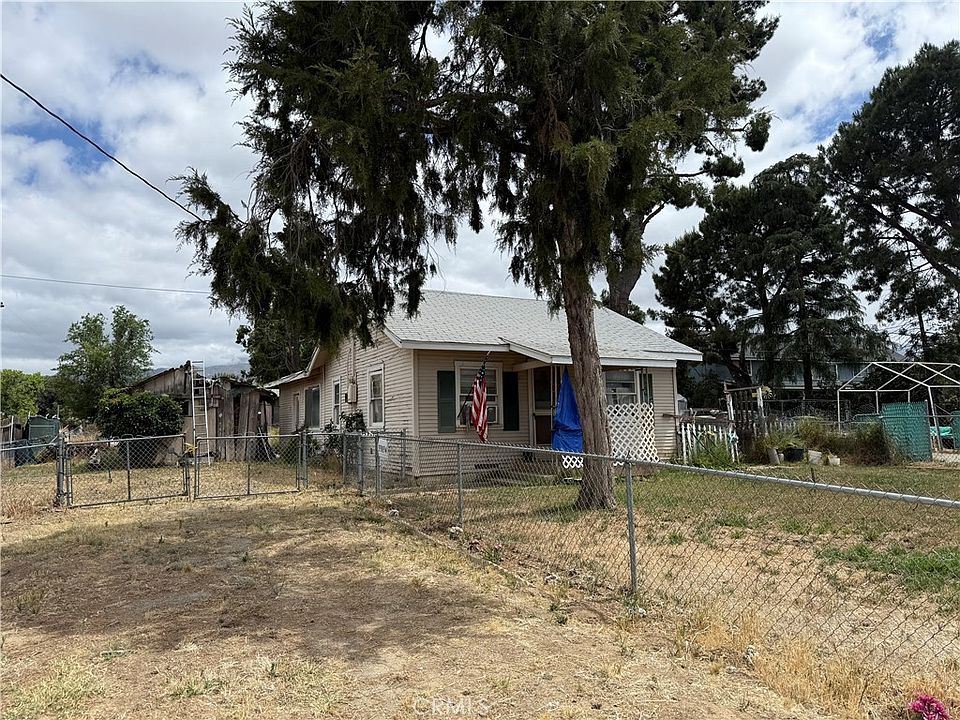 2nd image of 39894 Brookside Ave