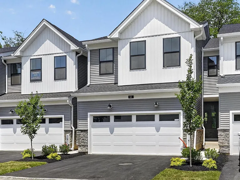 44 Grayson Ln — Photo 1