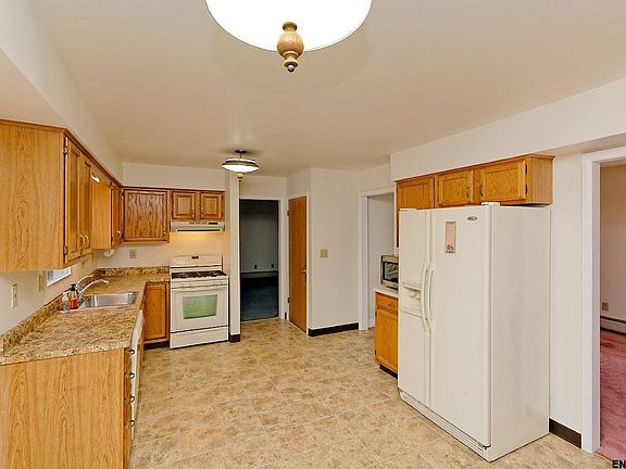 4th image of 11 Lacosta Dr