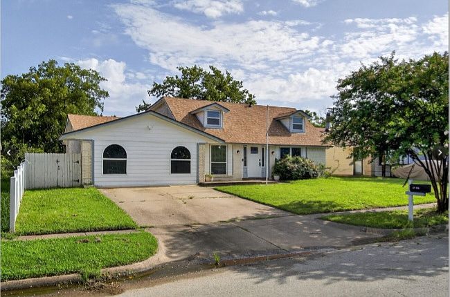 1st image of 14843 Green Valley Dr