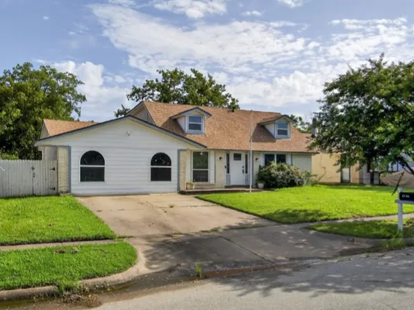 14843 Green Valley Dr, Balch Springs, TX 75180