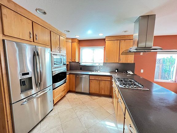4th image of 1031 Redmond Ave