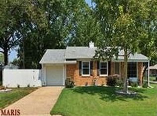 18 Calumet Dr, Saint Peters, MO 63376