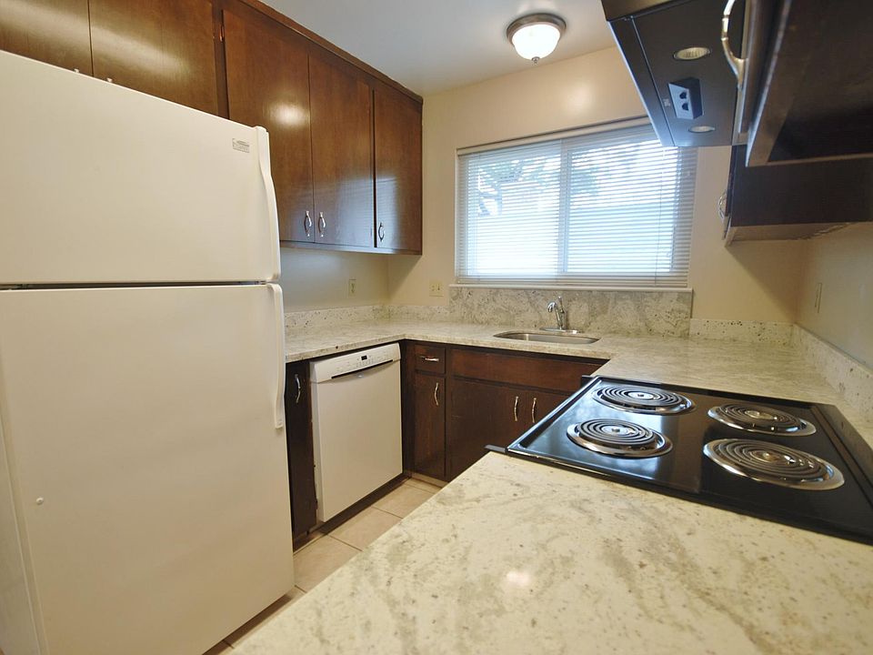 1st image of 225 Grand Blvd APT 4