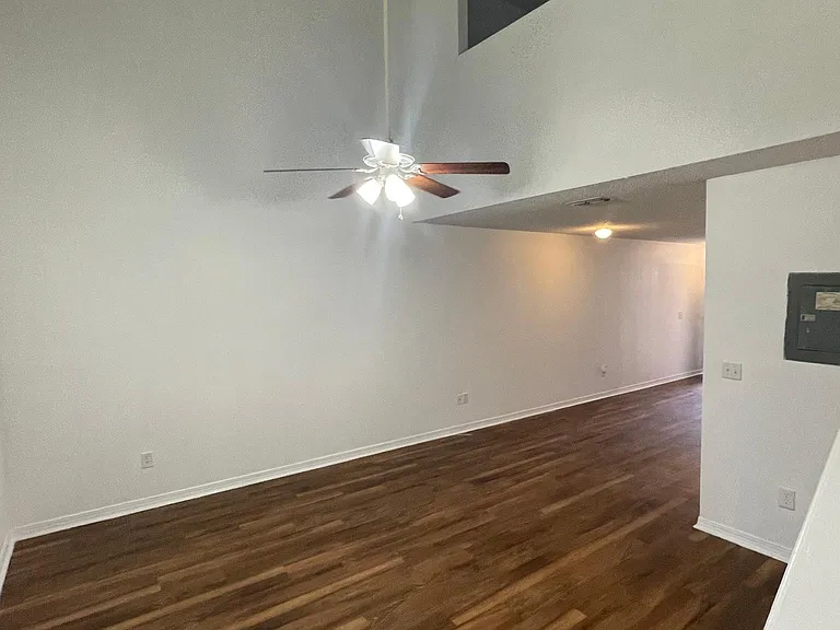 4285 Melissa Ct W — Photo 20