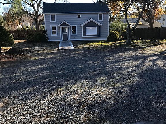 3rd image of 706 W Park Avenue