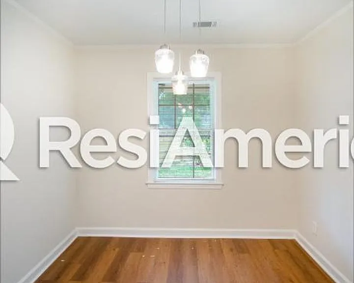 940 Dillworth St — Photo 9