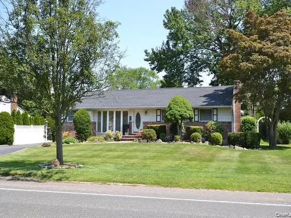 348 Town Line Road, Commack, NY 11725