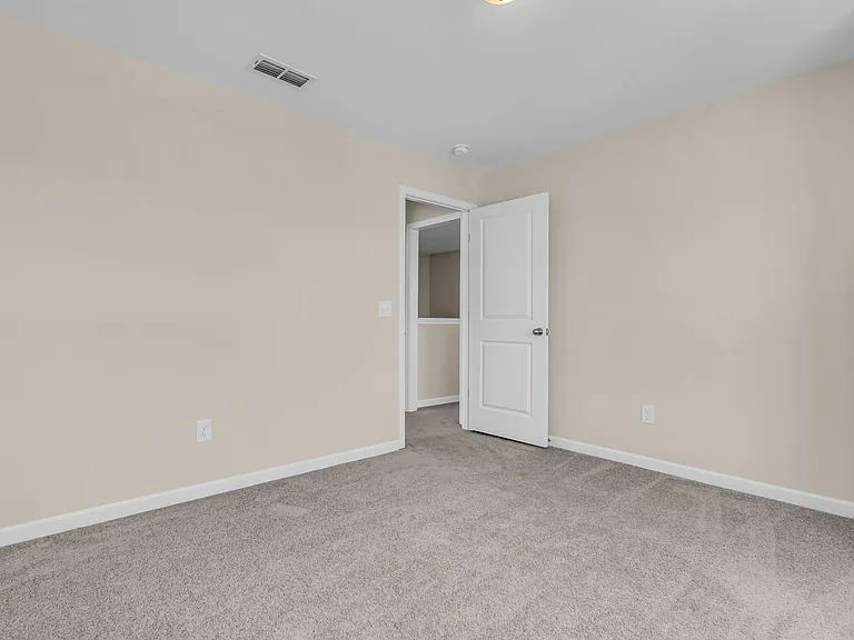 633 Castle Rd — Photo 28