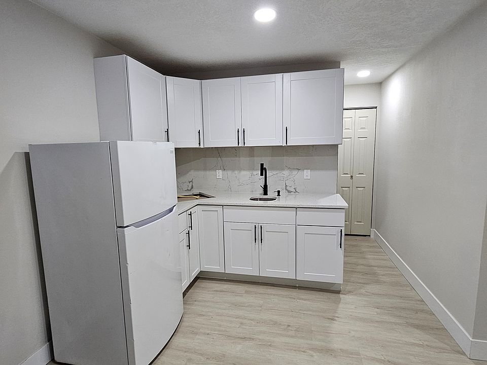 1st image of 4415 Galloway Ln #A