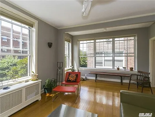 Sold by Douglas Elliman | media 24