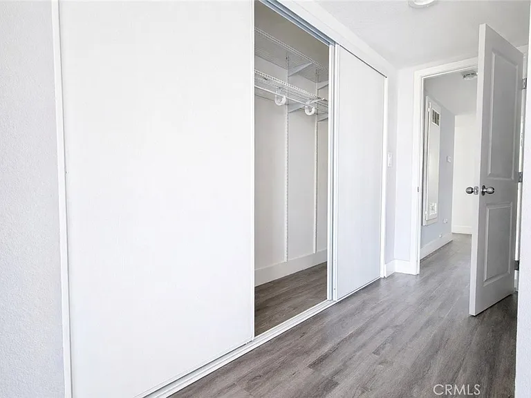 598 S 2nd St #B — Photo 13