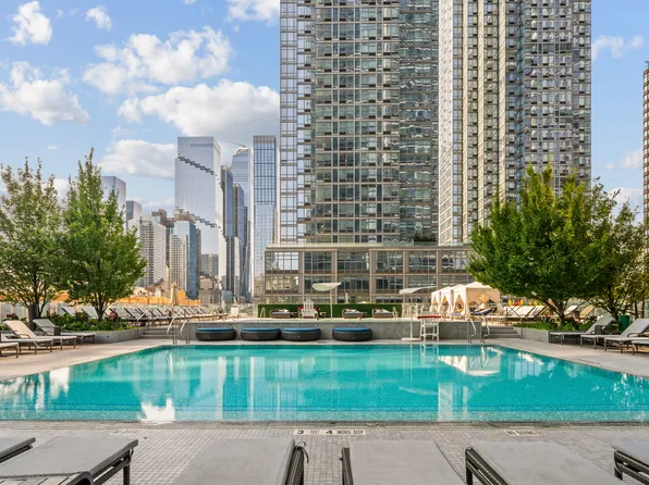 605 West 42nd Street image 8 of 28