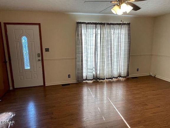 5th image of 922 Eagle Den Dr