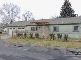 113 NW 2nd St, Redmond, OR 97756