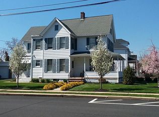 61 Thompson St #1, Raritan, NJ 08869