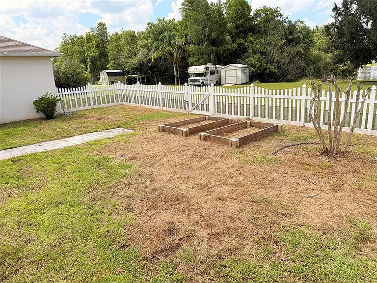 3010 Victoria Dr — Photo 47
