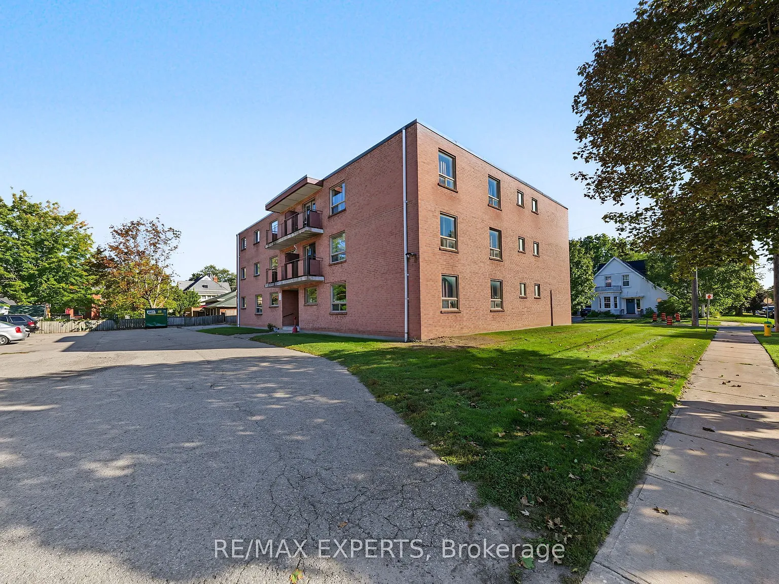 2 bed, $2,000 — Photo 3