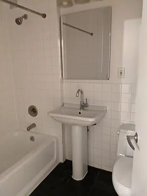 Rented by Loisaida Realty | media 5