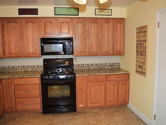 4th image of 30255 Meadowview Dr