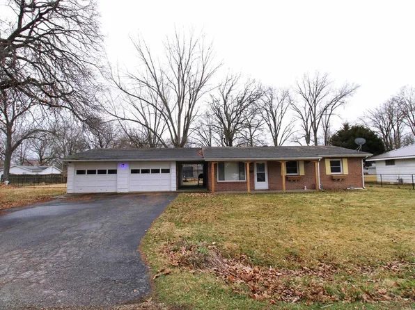 305 E Bryan St, Salem, IL 62881