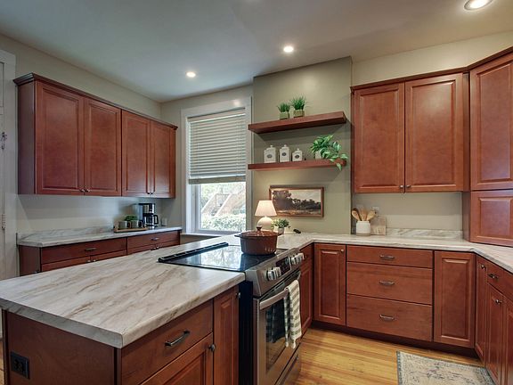 4th image of 1512 Spring St
