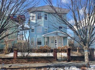 37 Longfellow Ter, Providence, RI 02907