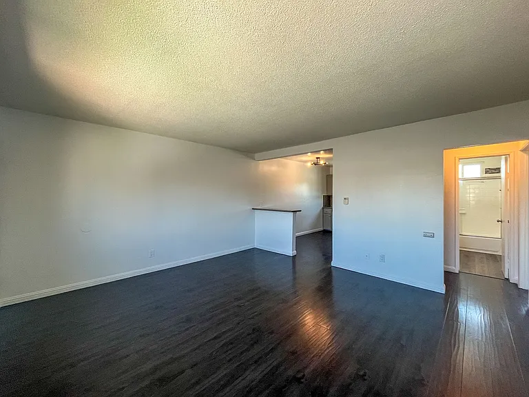 1335 Stanley Ave — Photo 22