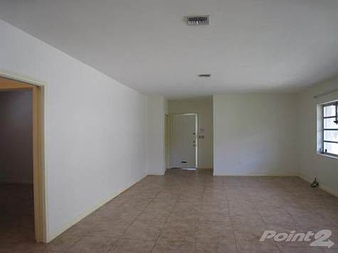 5th image of 4901 University Dr