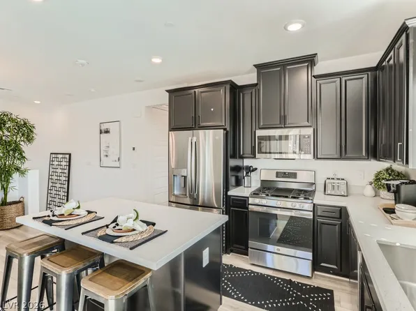 25 Barbara Ln #54, Las Vegas, NV 89183